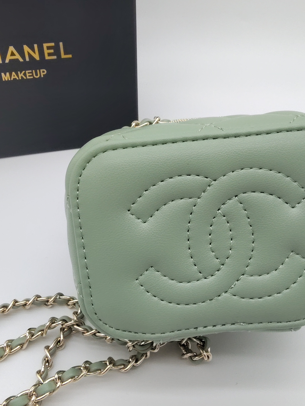 CHANEL Mint Green Vanity Bag Pearl Handle Quilted CC Crossbody Rare NIB GWP - Picture 8 of 14